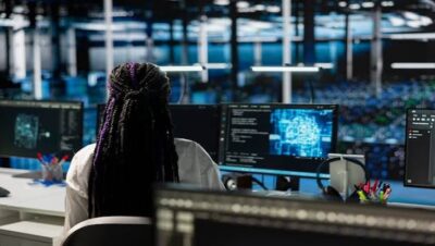 Computación cuántica aplicada a la simulación de riesgos financieros complejos